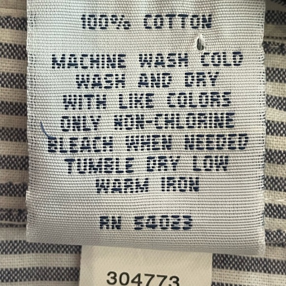 Old Navy mens long sleeve pinstriped button down shirt, size XXL - Picture 6 of 6